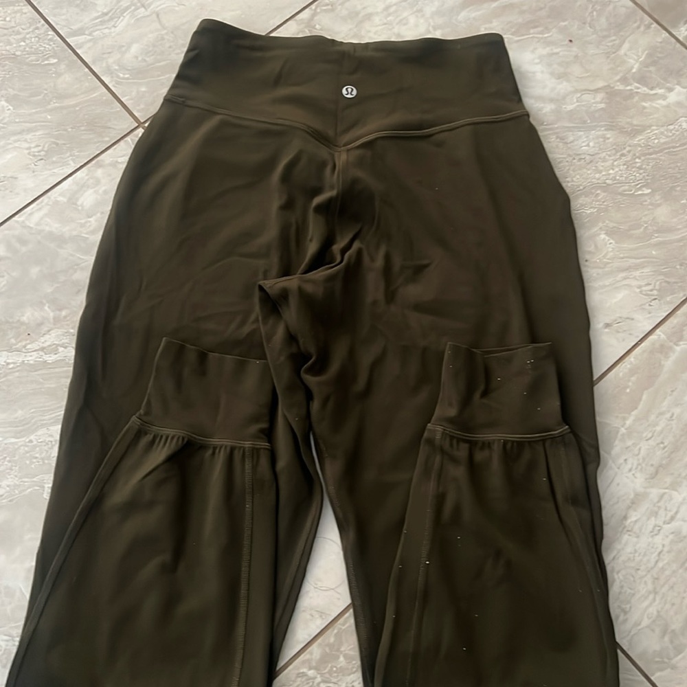 Lulu joggers like new , 6